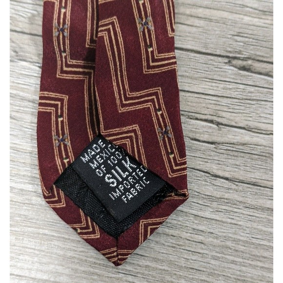 Bill Blass Black Label Men's Silk Tie 59" X 4" Burgundy w/ Yellow Geometric - Picture 5 of 5